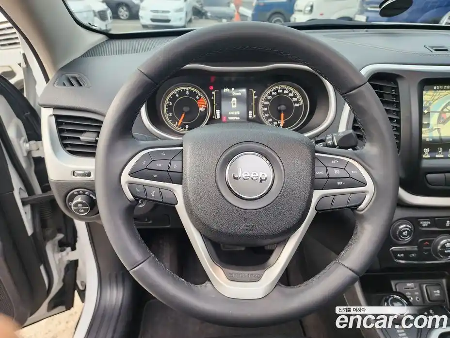 Jeep Cherokee 2018 2.4 гидро в Москве № 1919432, фото 15