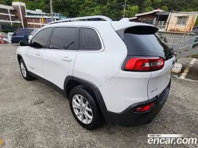 Jeep Cherokee 2018 2.4 гидро в Москве № 1919432, миниатюра 3