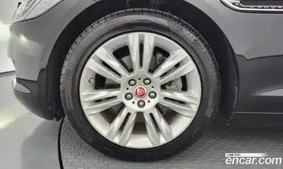 Jaguar XF 2017 2.0 гидро в Москве № 1921178, миниатюра 5
