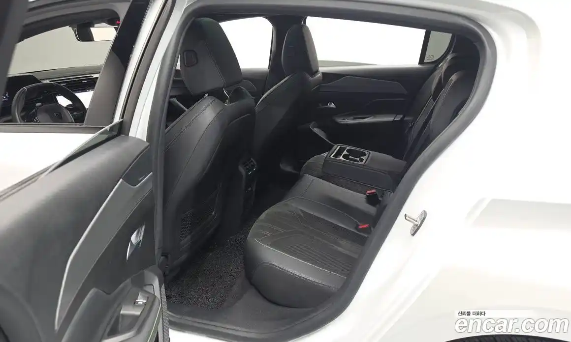 Peugeot 308 2022 1.5 гидро в Москве, фото 17