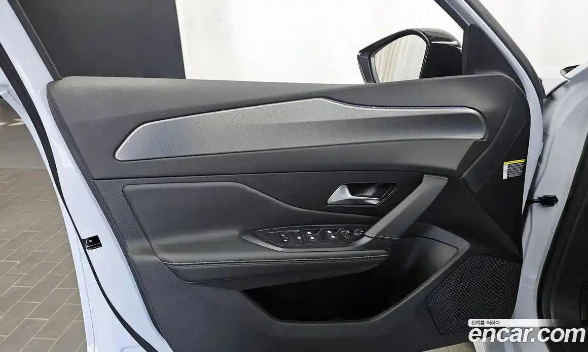 Peugeot 308 2024 1.2 гидро в Москве, фото 14
