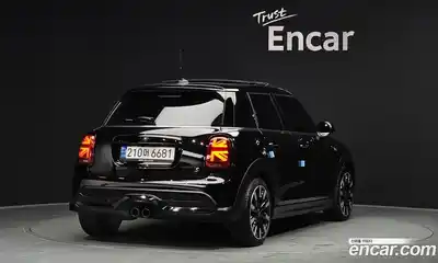 Mini Cooper 2022 2.0 гидро в Москве № 214279, миниатюра 2