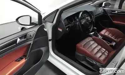 Volkswagen Golf 2015 2.0 гидро в Москве № 215350, миниатюра 12
