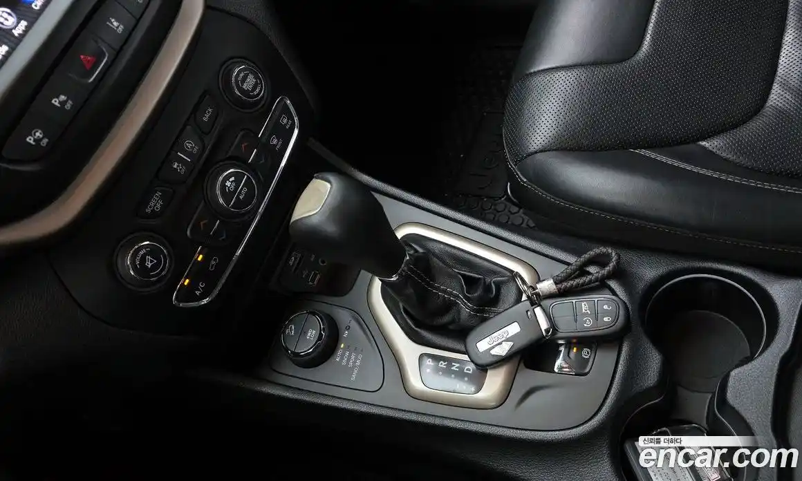 Jeep Cherokee 2016 2.2 гидро в Москве № 232730, фото 9