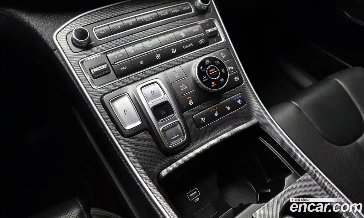 Hyundai Santa Fe 2021 2.2 гидро в Москве № 1244770, фото 12
