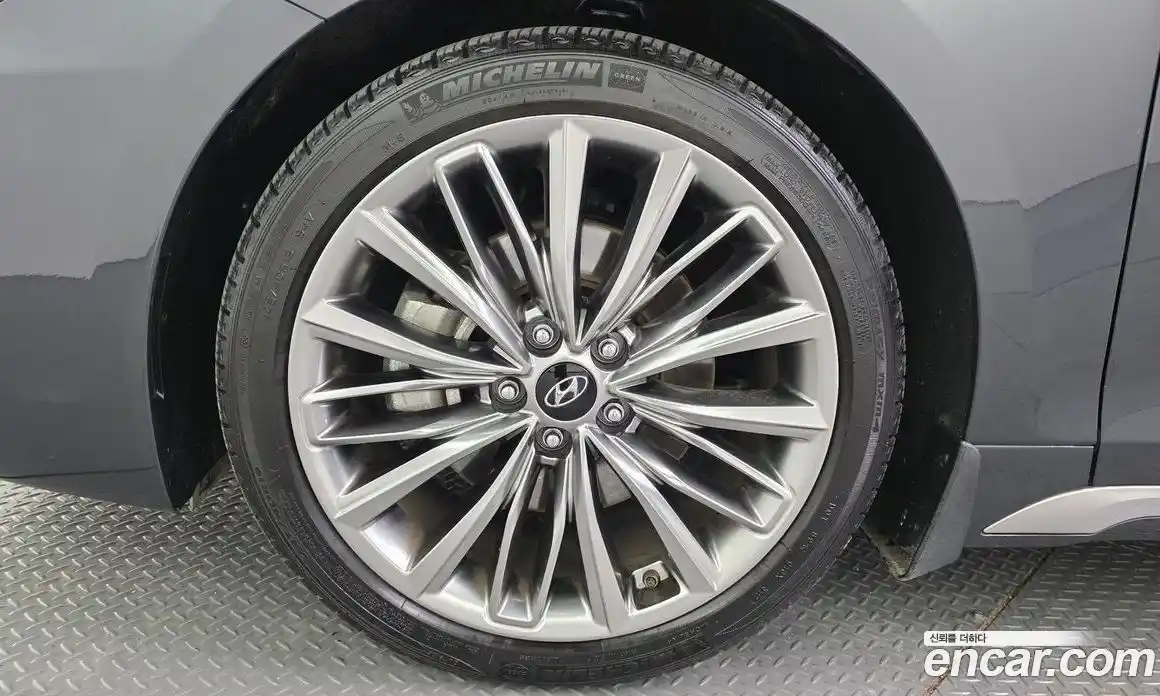 Hyundai Grandeur 2018 3.0 гидро в Москве № 1342234, фото 5