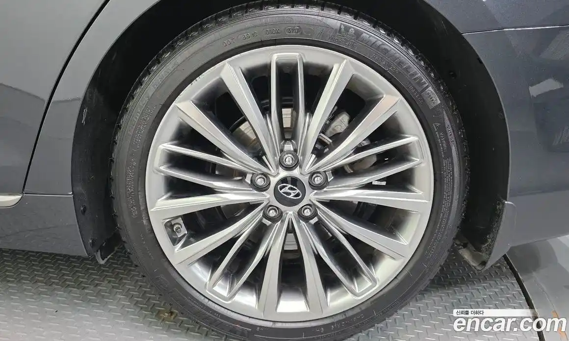 Hyundai Grandeur 2018 3.0 гидро в Москве № 1342234, фото 7