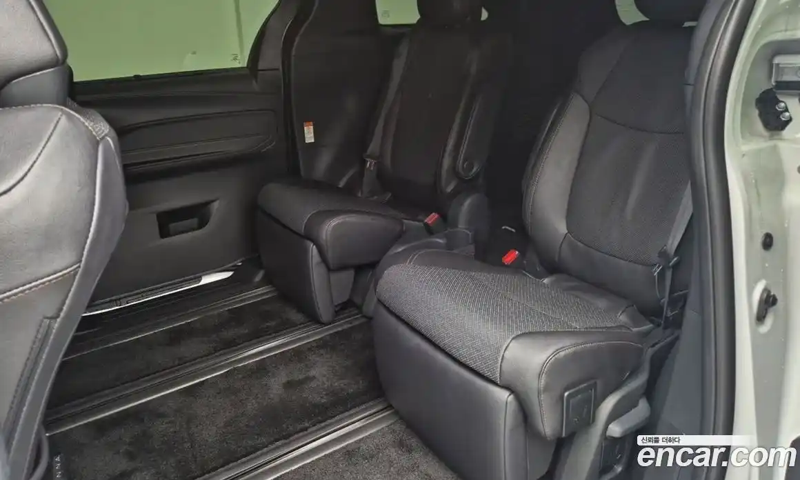 Toyota Sienna 2025 2.5 гидро в Москве № 1350720, фото 11
