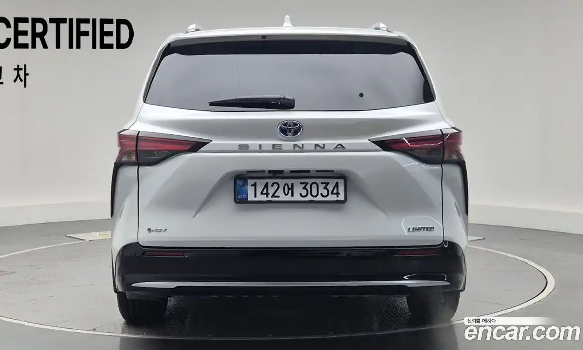 Toyota Sienna 2025 2.5 гидро в Москве № 1350720, фото 4