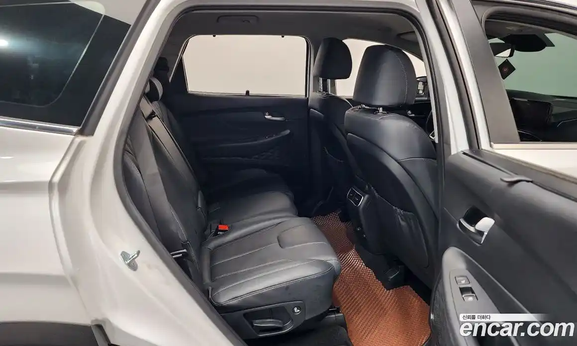 Hyundai Santa Fe 2023 2.5 гидро в Москве № 1830667, фото 17
