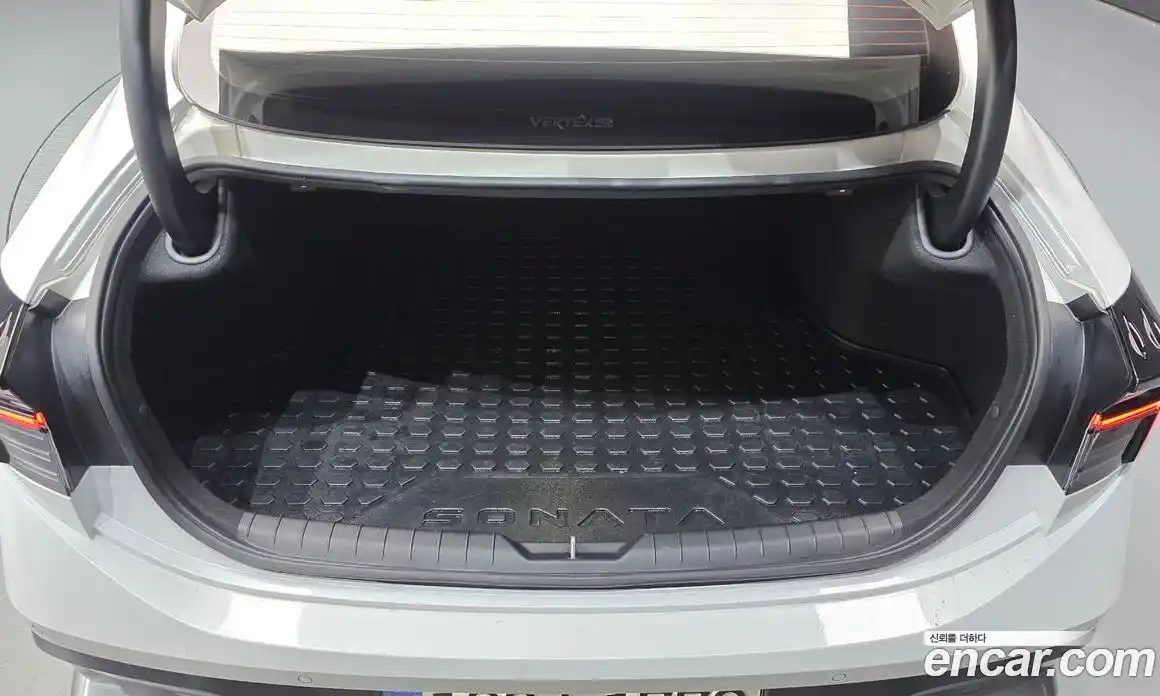 Hyundai Sonata 2023 1.6 гидро в Москве № 1904088, фото 32