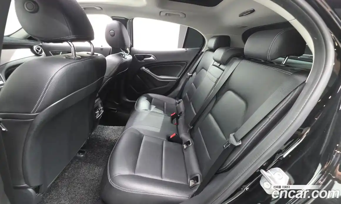 Mercedes-Benz GLA-Class 2018 2.0 гидро в Москве № 1909800, фото 16