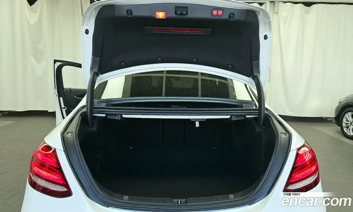 Mercedes-Benz E-Class 2018 2.0 гидро в Москве № 1909870, фото 26