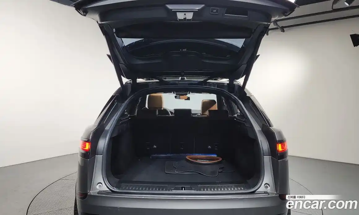 Land Rover Range-Rover Velar 2019 3.0 гидро в Москве № 1915125, фото 23