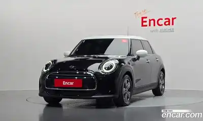 Mini Cooper 2023 1.5 гидро в Москве № 1915673, миниатюра 3