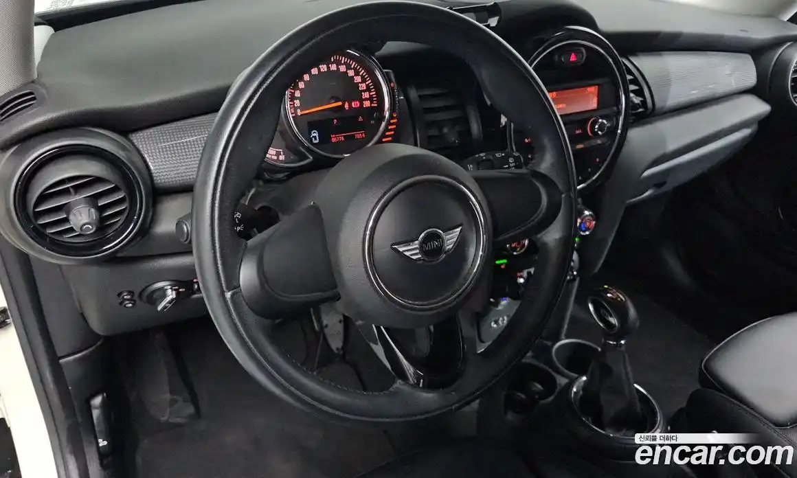 Mini Cooper 2014 1.5 гидро в Москве № 1916244, фото 18