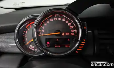 Mini Cooper 2014 1.5 гидро в Москве № 1916244, миниатюра 10