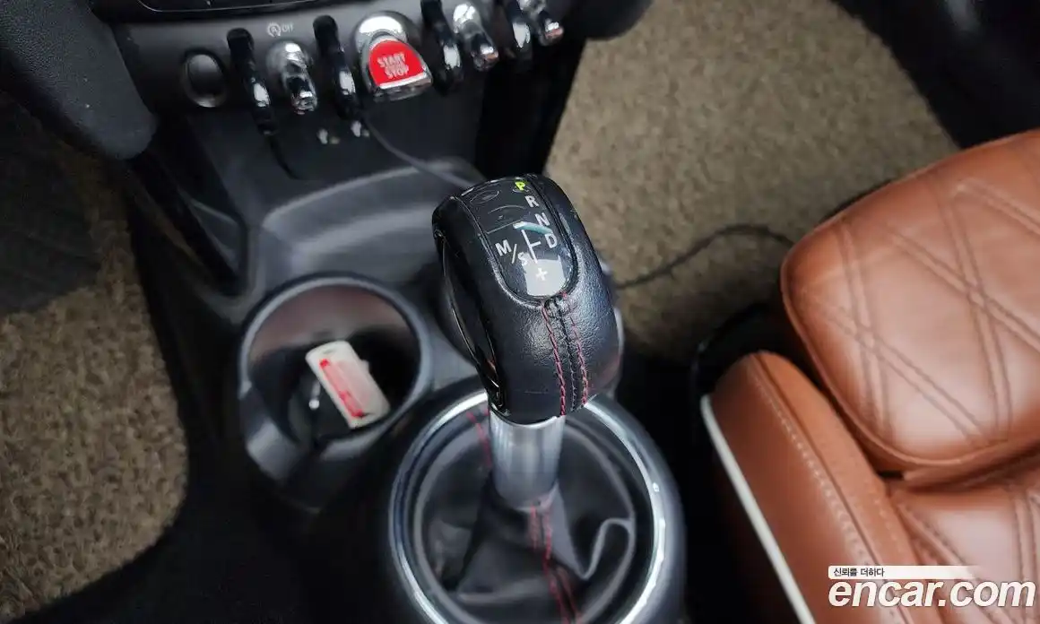 Mini Cooper Convertible 2018 2.0 гидро в Москве № 1916258, фото 23
