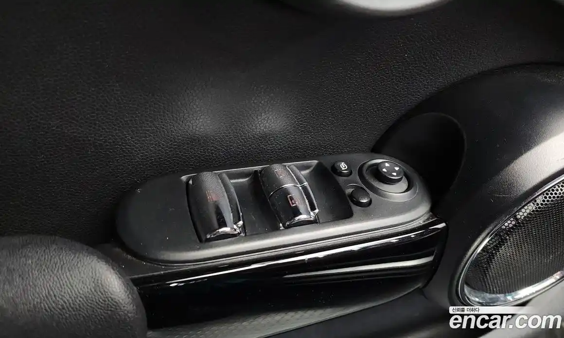 Mini Cooper Convertible 2018 2.0 гидро в Москве № 1916258, фото 30