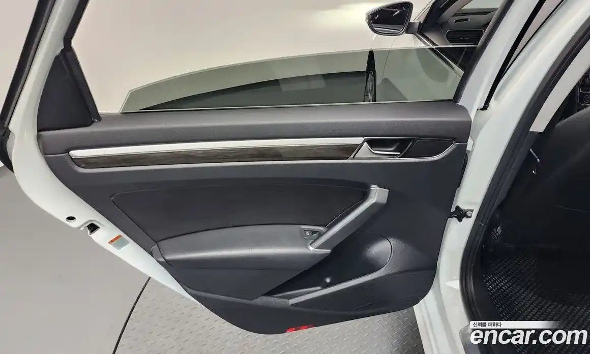 Volkswagen Passat 2018 2.0 гидро в Москве № 1917629, фото 15