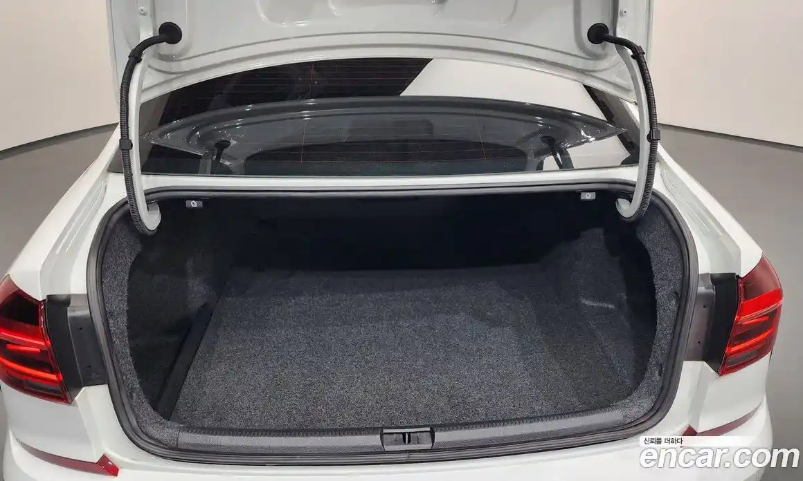 Volkswagen Passat 2018 2.0 гидро в Москве № 1917629, фото 25