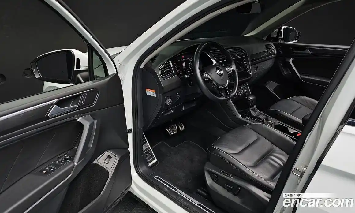 Volkswagen Tiguan 2018 2.0 гидро в Москве № 1917659, фото 13