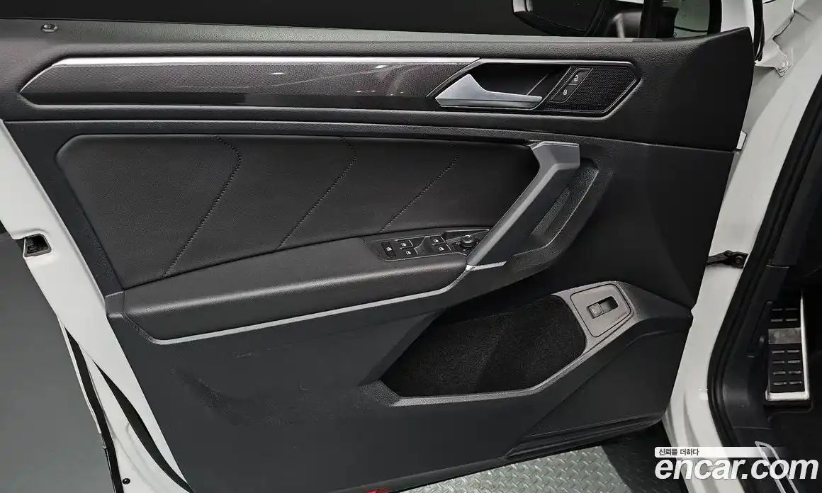 Volkswagen Tiguan 2018 2.0 гидро в Москве № 1917659, фото 14