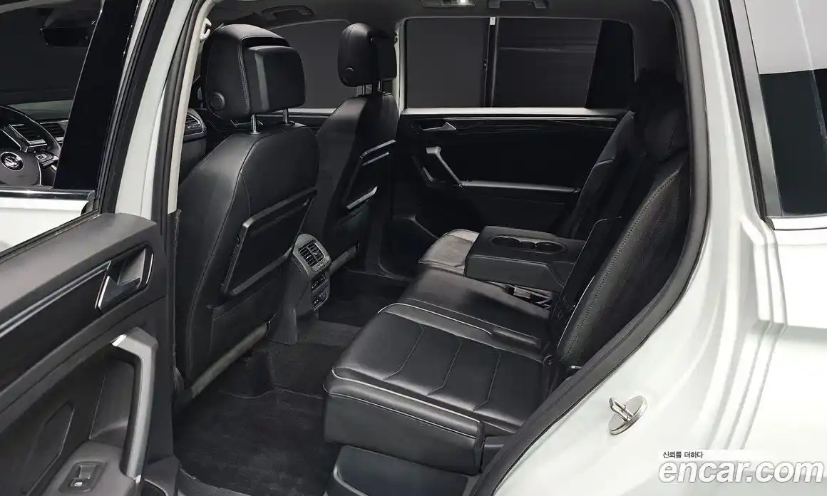 Volkswagen Tiguan 2018 2.0 гидро в Москве № 1917659, фото 16