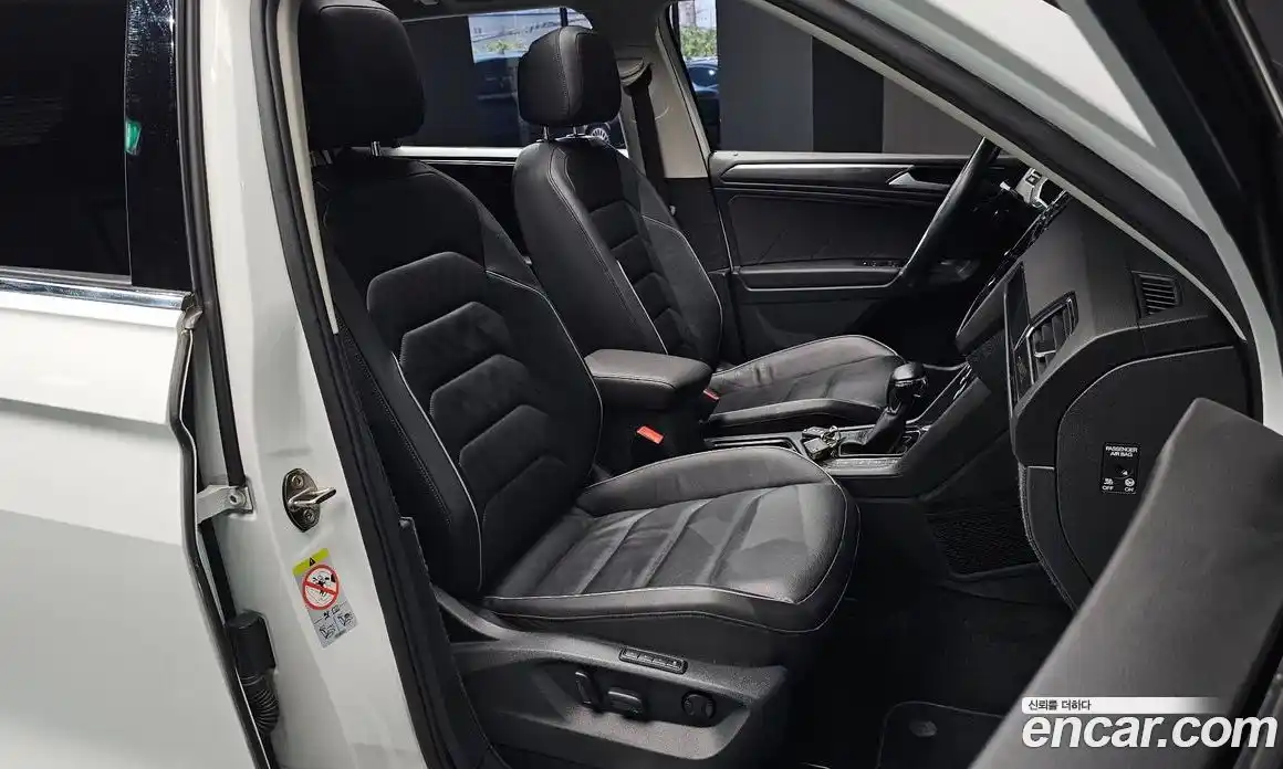 Volkswagen Tiguan 2018 2.0 гидро в Москве № 1917659, фото 17