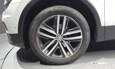 Volkswagen Tiguan 2018 2.0 гидро в Москве № 1917659, миниатюра 5
