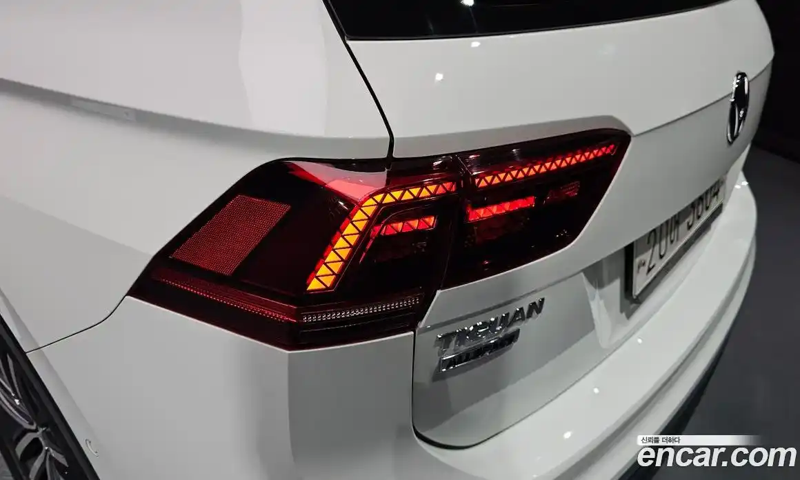 Volkswagen Tiguan 2018 2.0 гидро в Москве № 1917659, фото 9