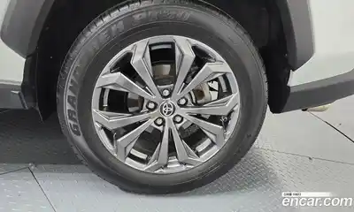 Toyota RAV4 2024 2.5 гидро в Москве № 1919505, миниатюра 6