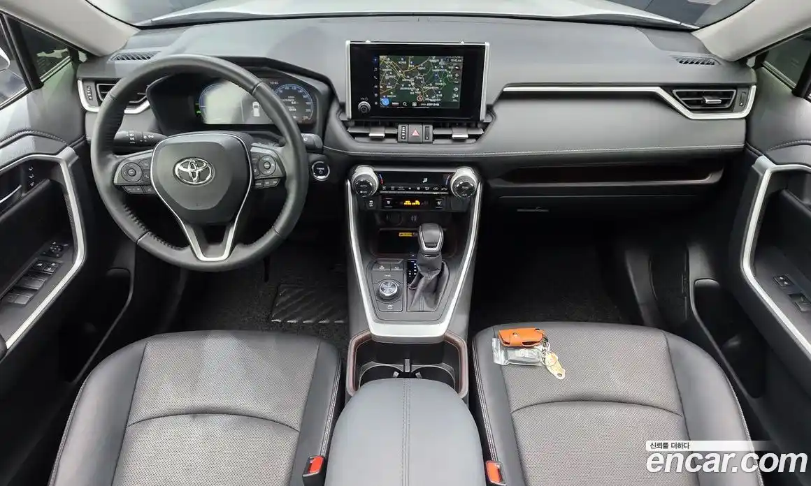 Toyota RAV4 2024 2.5 гидро в Москве № 1919505, фото 9