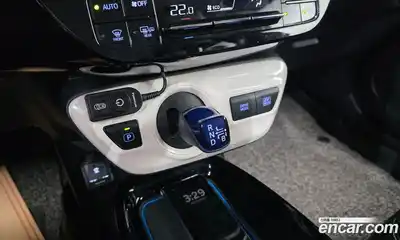 Toyota Prius 2018 1.8 гидро в Москве № 1919540, миниатюра 12