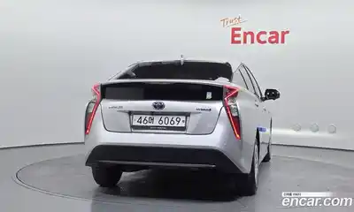 Toyota Prius 2018 1.8 гидро в Москве № 1919540, миниатюра 4