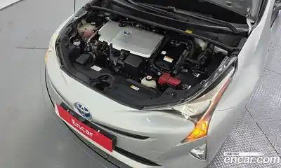Toyota Prius 2018 1.8 гидро в Москве № 1919540, миниатюра 6