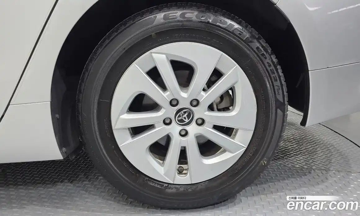 Toyota Prius 2018 1.8 гидро в Москве № 1919540, фото 7