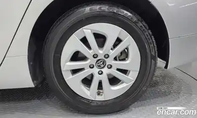 Toyota Prius 2018 1.8 гидро в Москве № 1919540, миниатюра 7