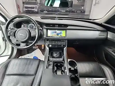 Jaguar XF 2017 2.0 гидро в Москве № 1921237, миниатюра 7