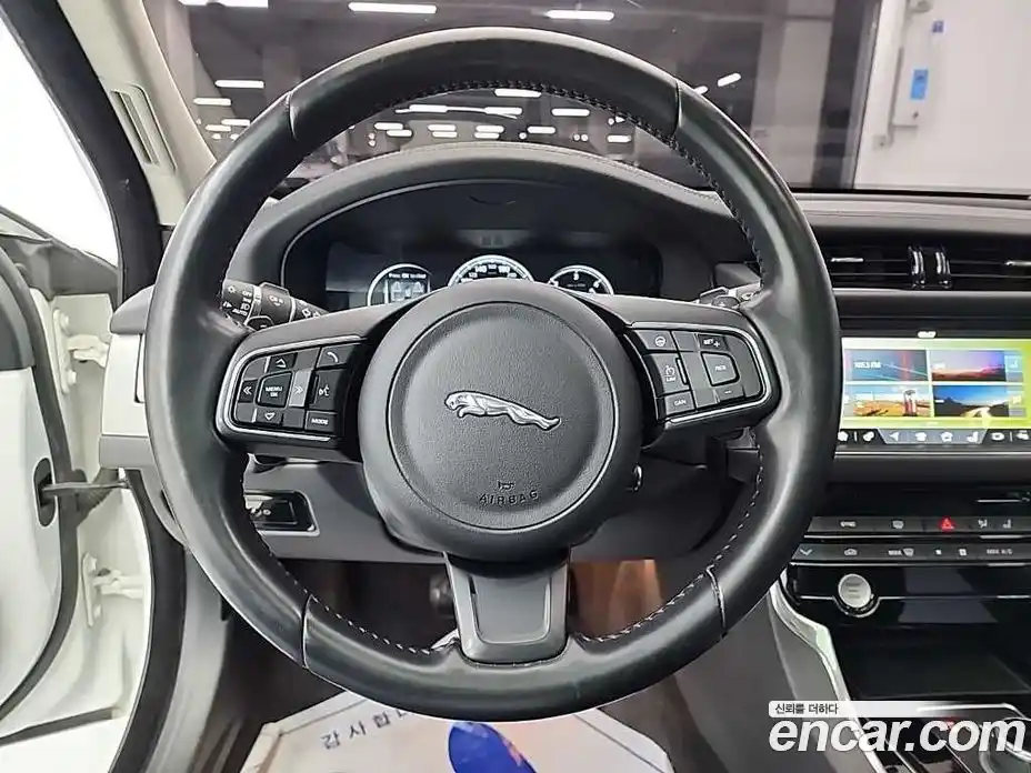 Jaguar XF 2017 2.0 гидро в Москве № 1921237, фото 9