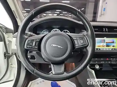 Jaguar XF 2017 2.0 гидро в Москве № 1921237, миниатюра 9