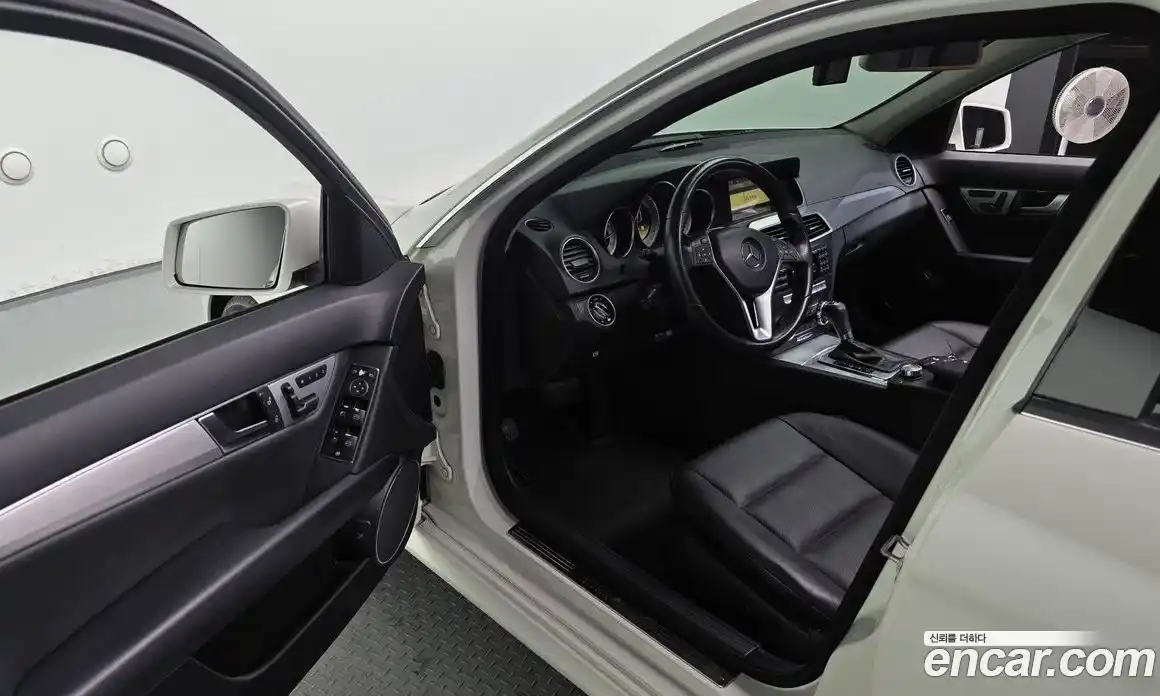 Mercedes-Benz C-Class 2011 1.8 гидро в Москве № 212199, фото 11