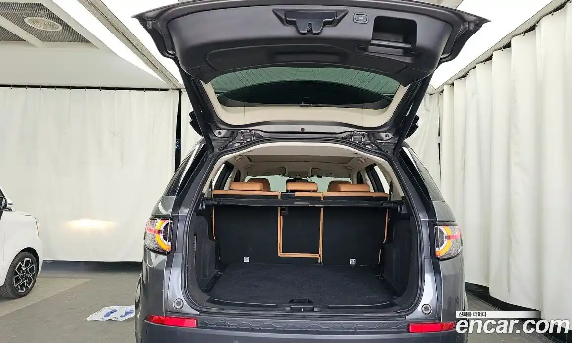 Land Rover Discovery Sport 2019 2.0 гидро в Москве № 1914791, фото 20
