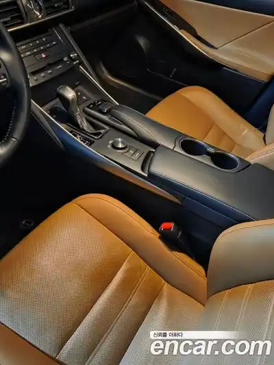 Lexus IS 2019 2.0 гидро в Москве № 1917229, миниатюра 7