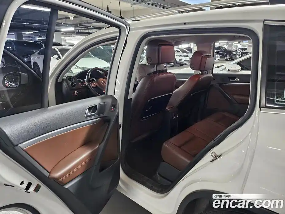 Volkswagen Tiguan 2013 2.0 гидро в Москве № 1918548, фото 12