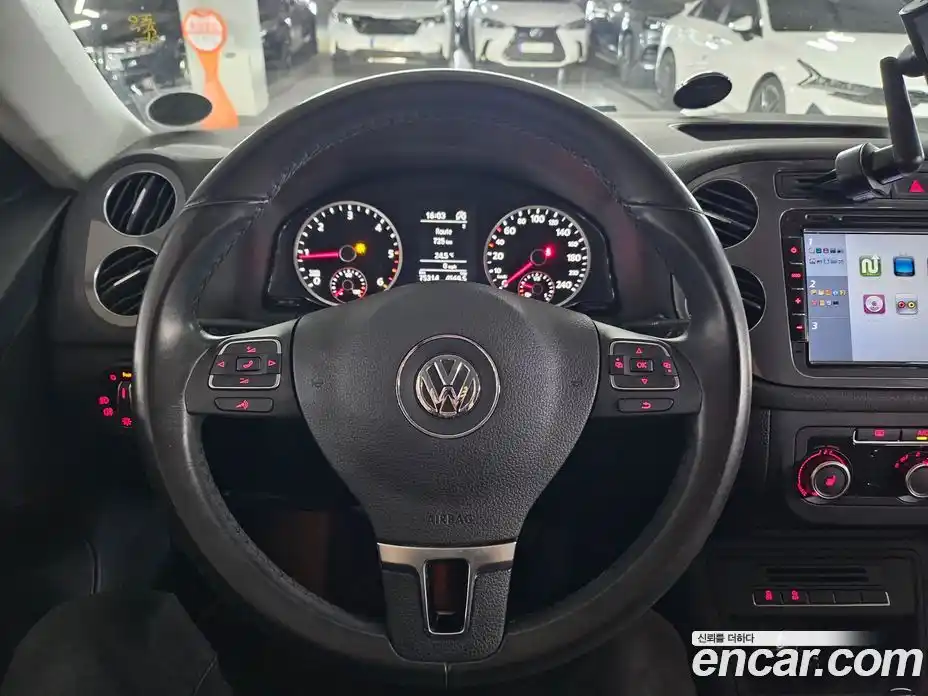 Volkswagen Tiguan 2013 2.0 гидро в Москве № 1918548, фото 4