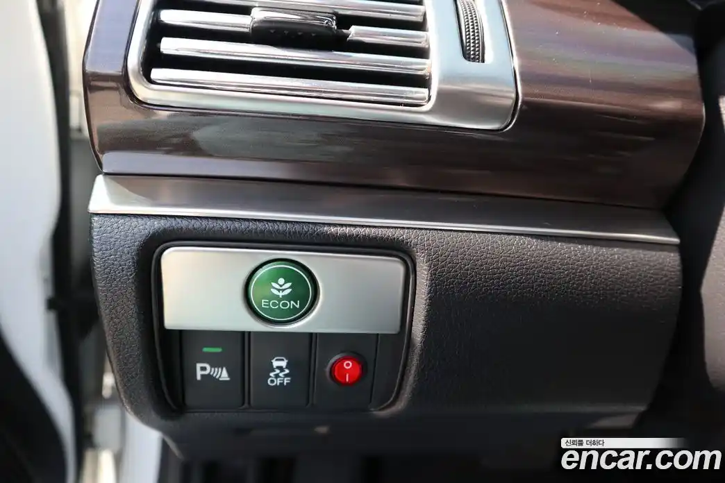 Honda Accord 2016 2.4 гидро в Москве № 1920019, фото 15