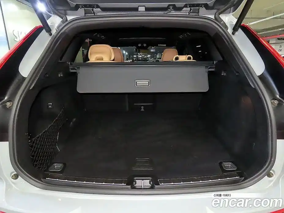 Volvo XC60 2024 2.0 гидро в Москве № 1547019, фото 17