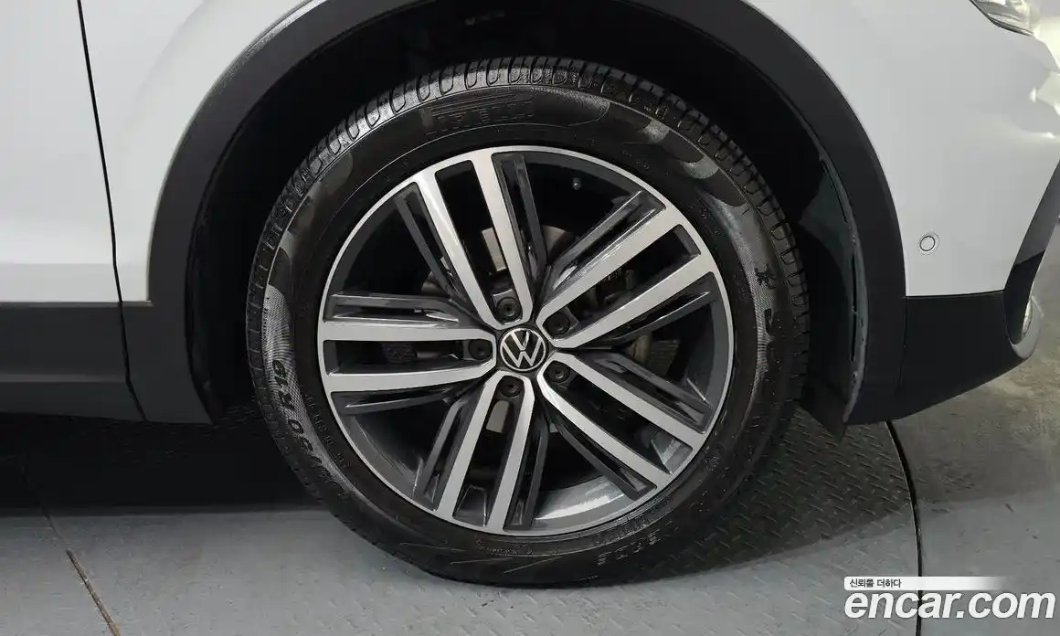 Volkswagen Tiguan 2022 2.0 гидро в Москве № 168547, фото 4