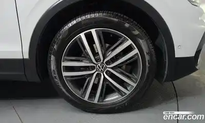 Volkswagen Tiguan 2022 2.0 гидро в Москве № 168547, миниатюра 4